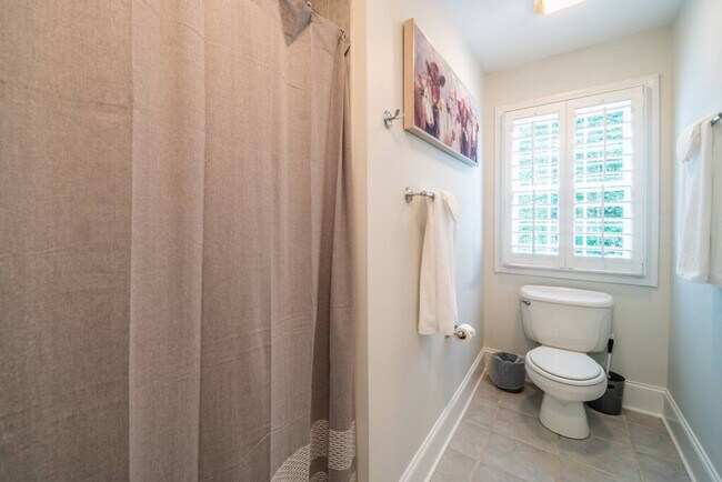 Building Photo - 3115 High Ridge Rd