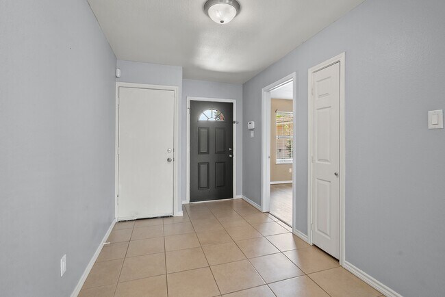 Building Photo - 1631 Quail Run