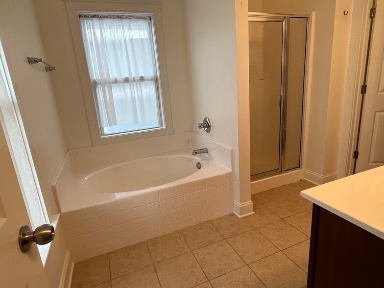 Building Photo - 1207 Appling Dr