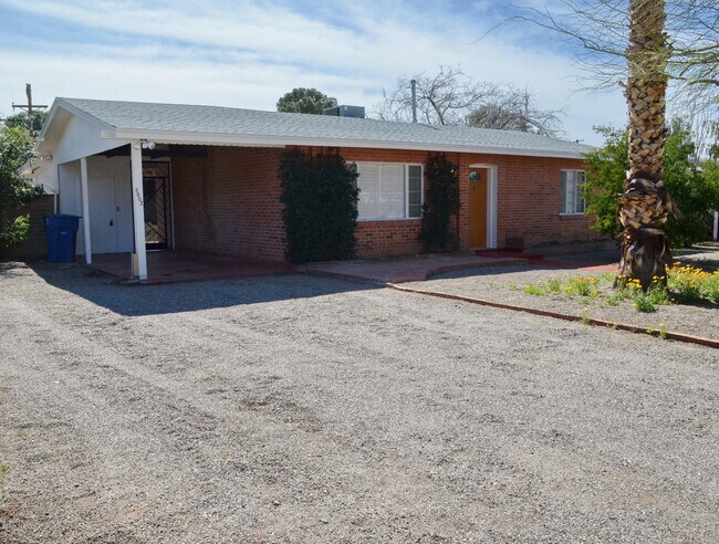Building Photo - 3002 E Copper St