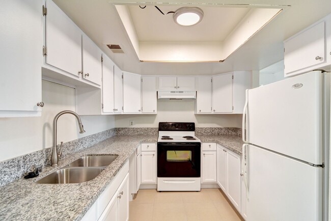 Building Photo - 2981 Country Manor Ln
