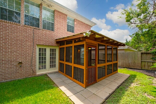 Building Photo - 3238 Enclave Ln