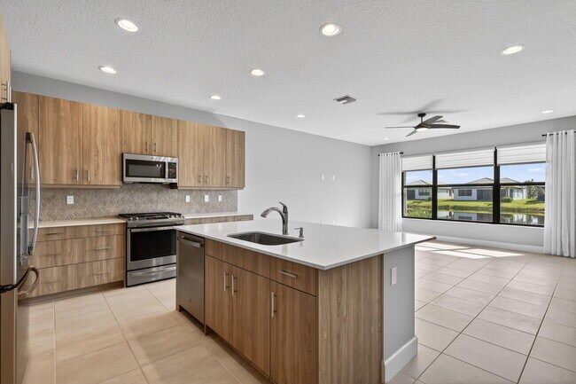 Building Photo - 12719 SW Blue Mangrove Pkwy