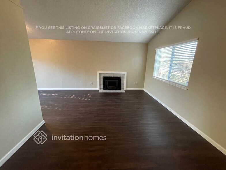 Building Photo - 18 Summer Rim Cir