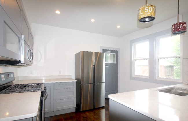 Building Photo - 4422 Maxwell St