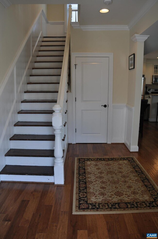 Building Photo - 827 Nalle St