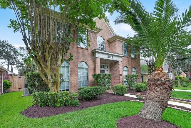 Building Photo - 2119 Palm Castle Dr
