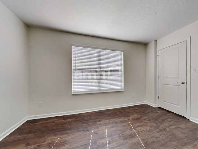 Building Photo - 5880 Aldridge Dr