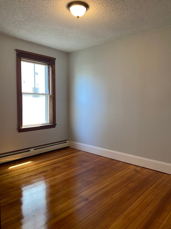 Building Photo - 24 Huxley Ave