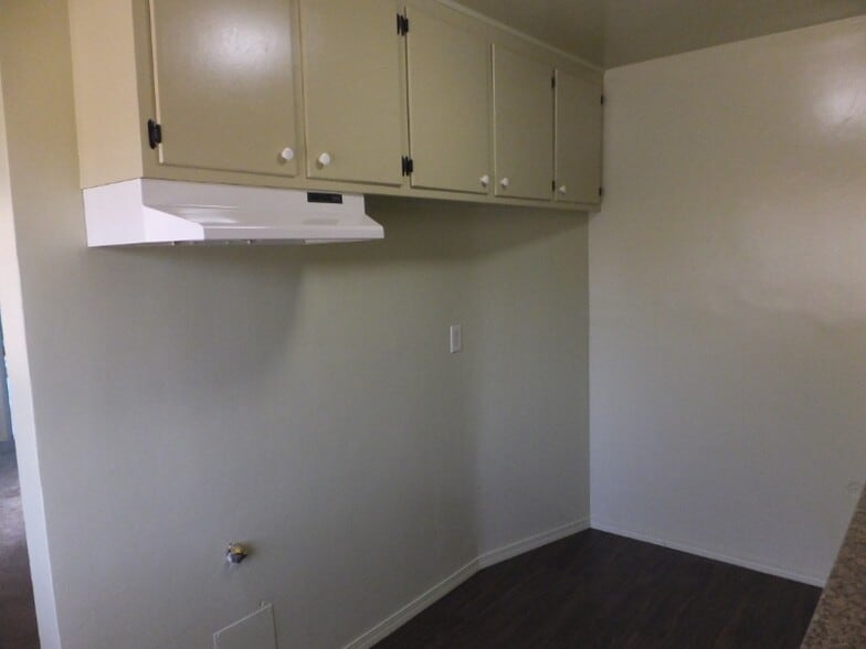 Building Photo - 5230 Long Beach Blvd