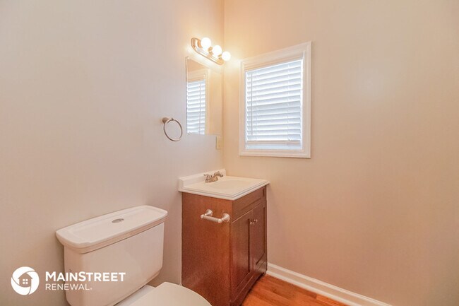 Building Photo - 3663 Central Ave