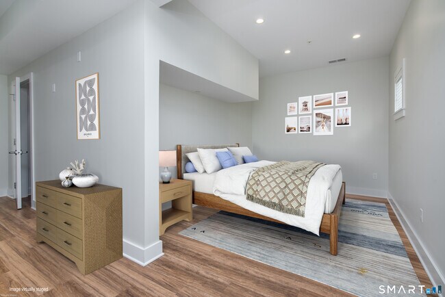 Building Photo - 82 Wall St