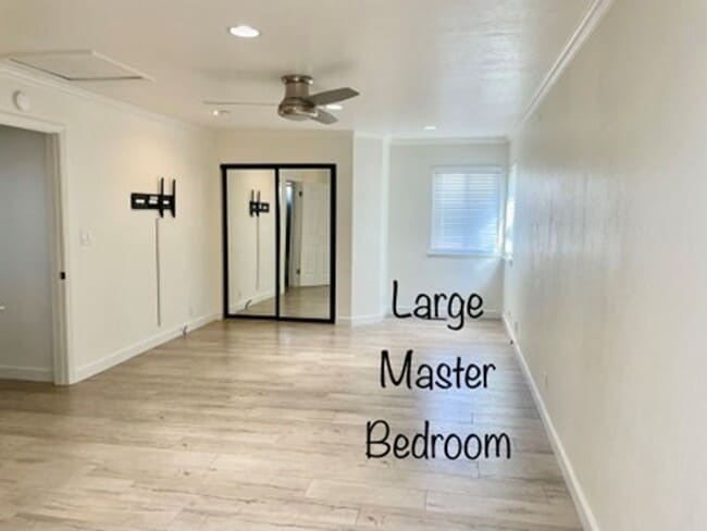 Building Photo - Charming 2 bedroom updated single family home