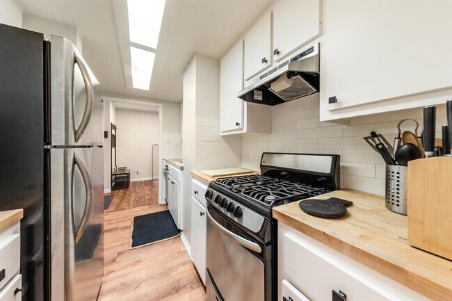 Building Photo - 1212 Guadalupe St