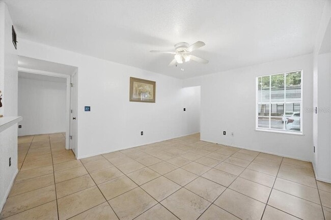 Building Photo - 1602 Columbia Arms Cir