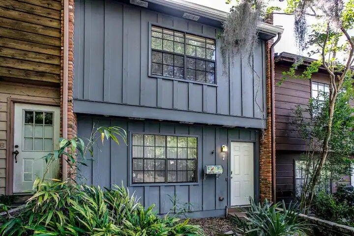 Building Photo - 242 Lake Ella Dr