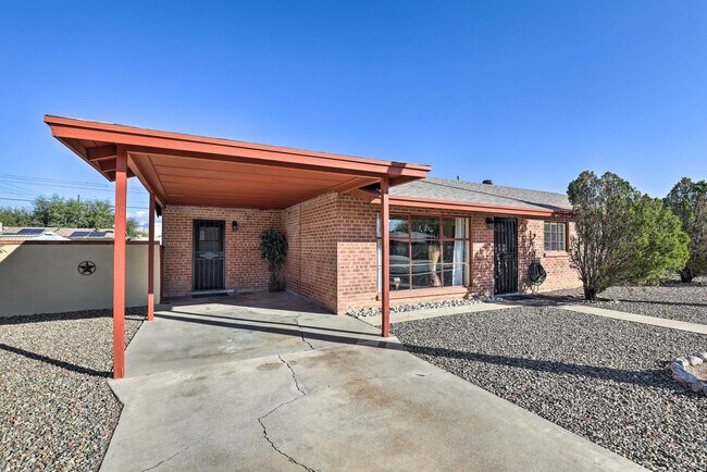 Building Photo - 6309 E Julia St