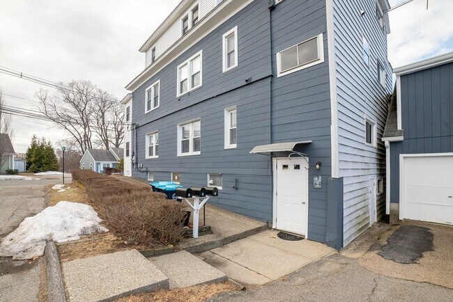 Building Photo - 7 Ridgeland Rd