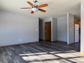 Building Photo - 819 5th St S