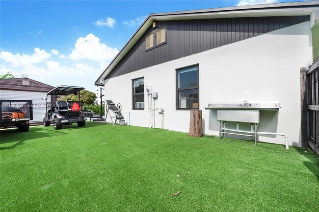 Building Photo - 8840 SW 181st Terrace