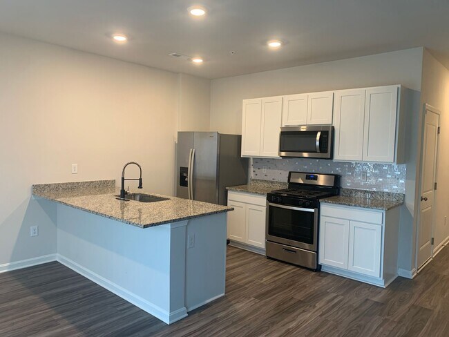 Building Photo - 125 Maple Run Dr