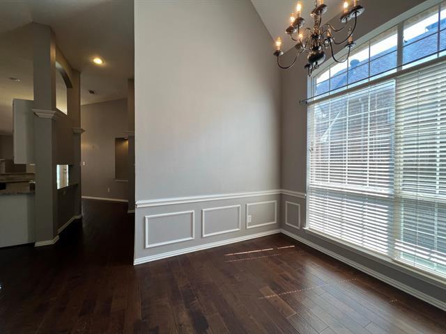 Building Photo - 9811 Cliffside Dr
