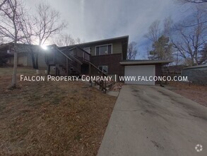 Building Photo - 810 Pioneer Ln