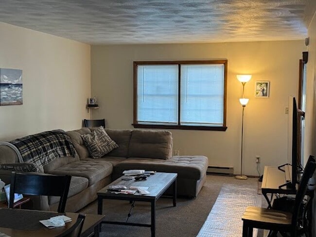 Building Photo - Spacious Townhome in Exeter, PA!