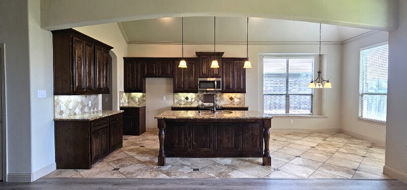 Building Photo - 944 Lake Meadow Ln