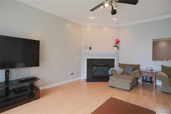 Building Photo - 52245 Silvanna Ln