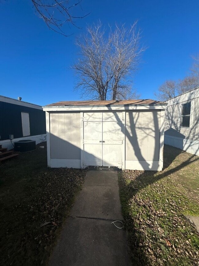 Building Photo - Newly Remobile Home For sale