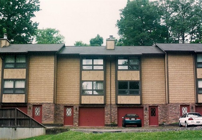Building Photo - 125 Idlerun Dr