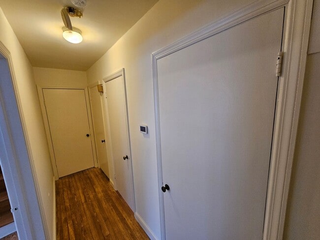 Building Photo - 616 N Washington St