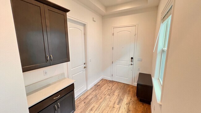 Building Photo - 9708 Bucklow Hill Dr