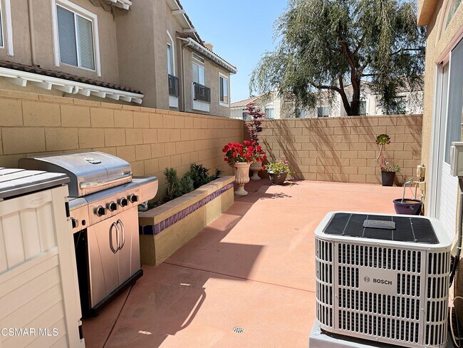 Building Photo - 4149 Flowerview Ct