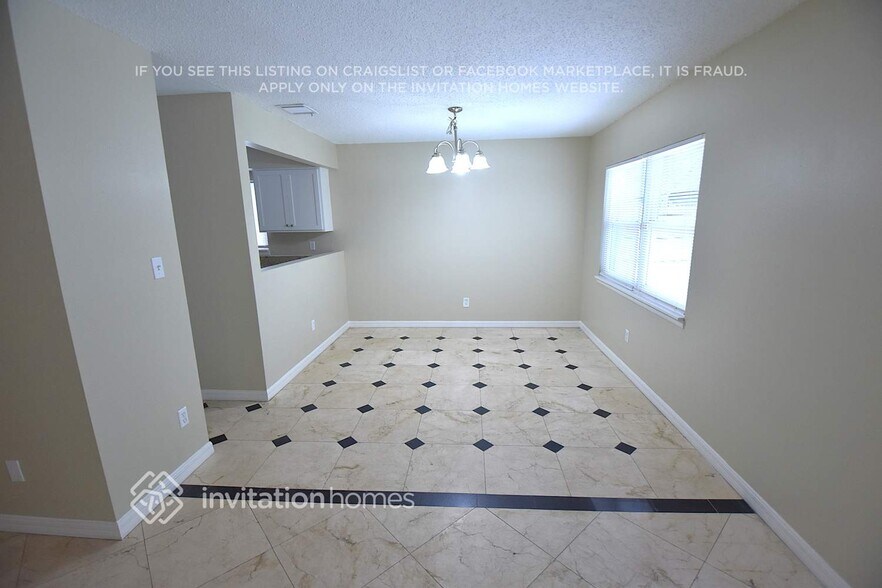 Building Photo - 9 N Aurora Dr