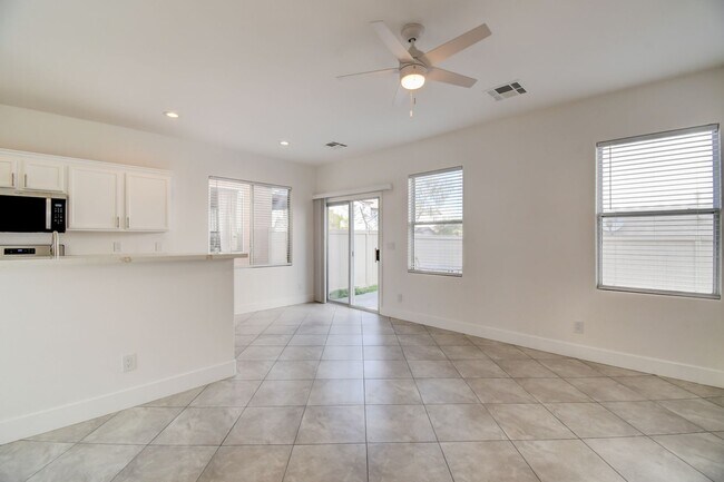 Building Photo - BEAUTIFUL 2 STORY SINGLE FAMILY HOME WITH 3 BEDROOMS AND 2.5 BATHS LOCATED IN SOUTHWEST