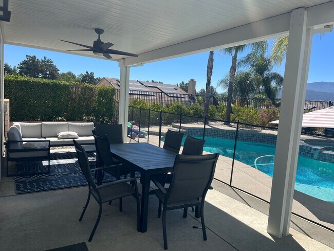 Building Photo - Pool Home - 4 bedroom - Paseo Del Sol