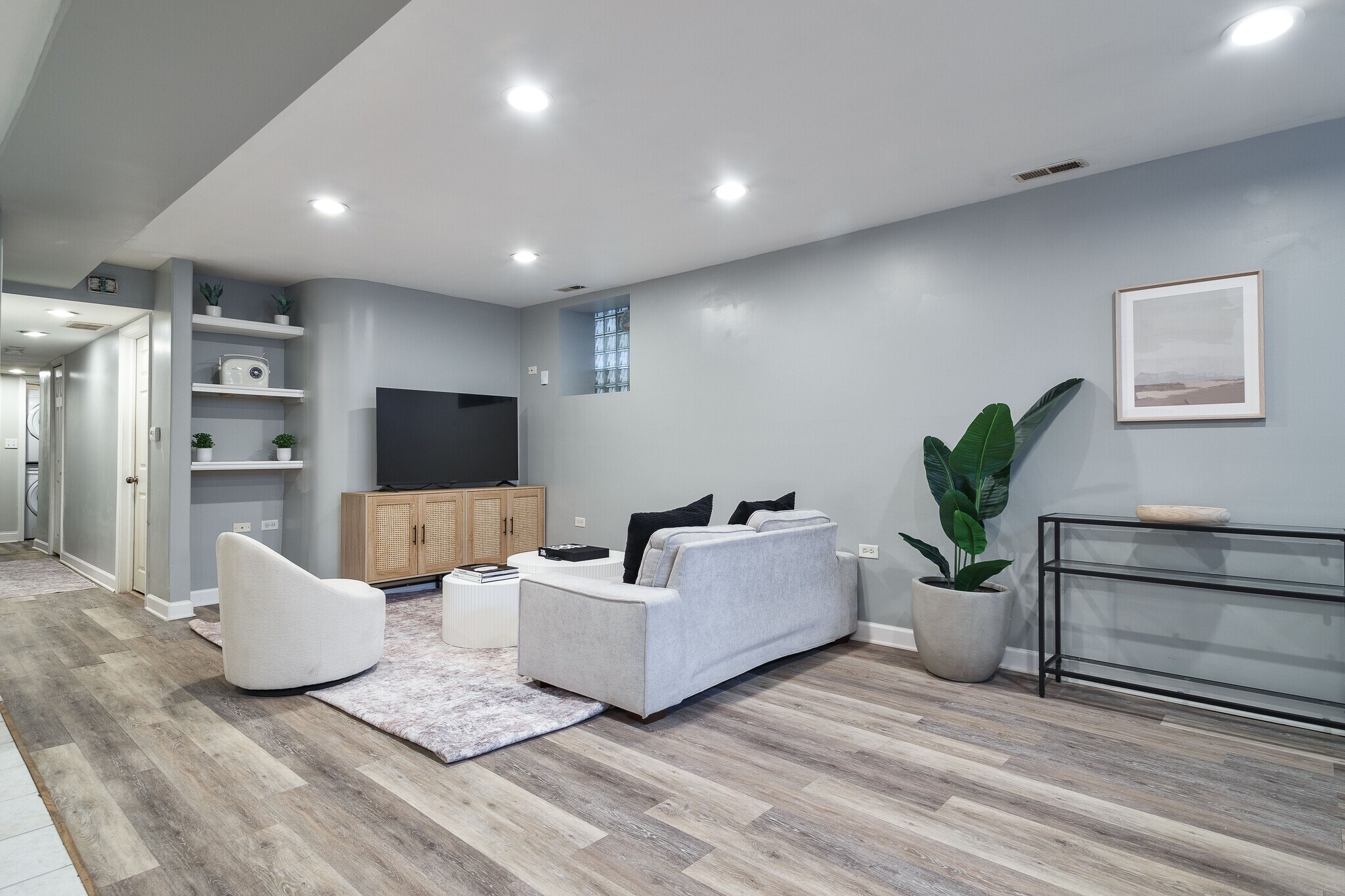 Building Photo - 3047 N Clybourn Ave