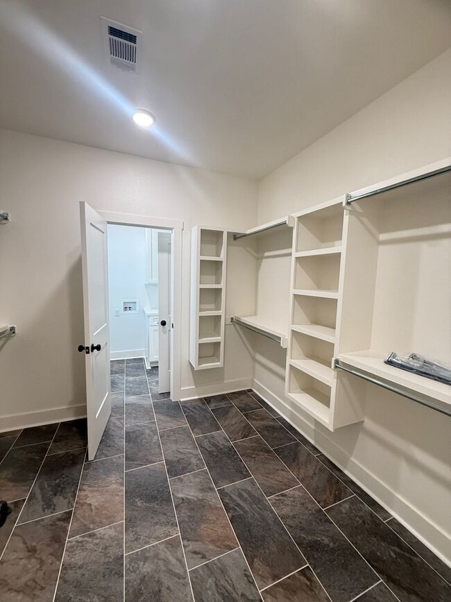 Building Photo - 4005 Doler Cv