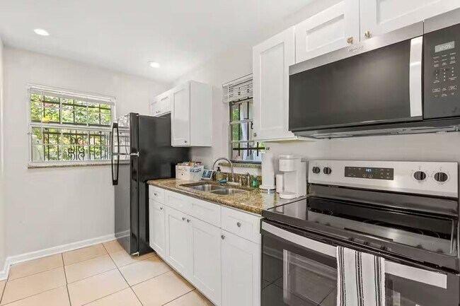 Building Photo - 4561 Evers Pl