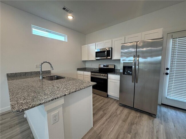 Building Photo - 1041 Kentucky Ave