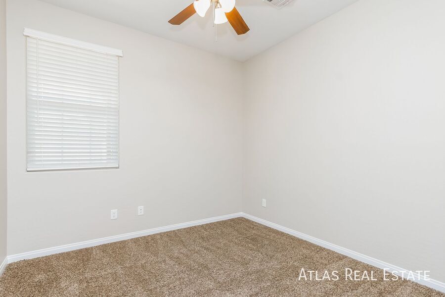 Building Photo - 577 Comodo St