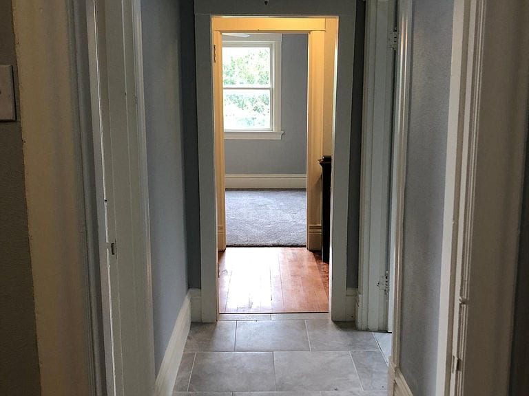 Building Photo - 1422 SE 34th Ave