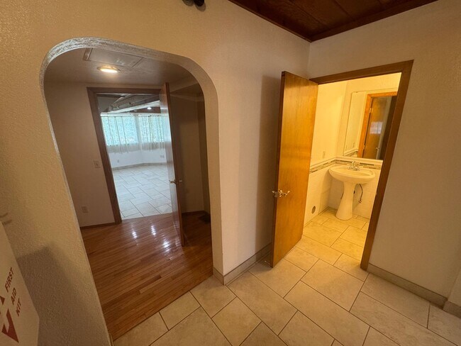 Building Photo - 3 dwelling property located in Rio Linda