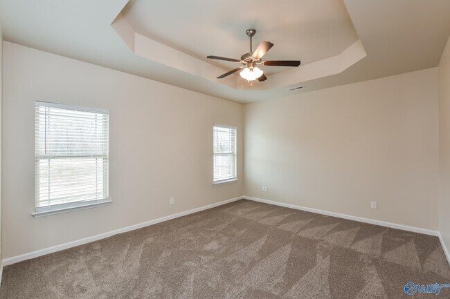 Building Photo - 124 Clydesdale Ln