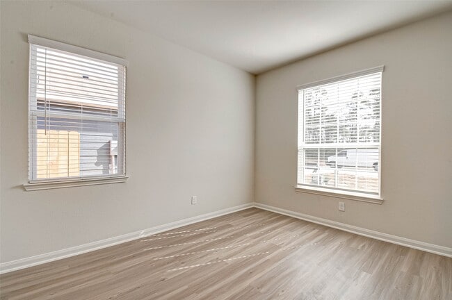 Building Photo - 28065 Irving Dr