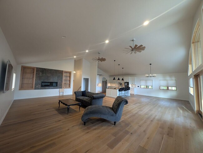 Building Photo - 2448 Le Clerc Rd S