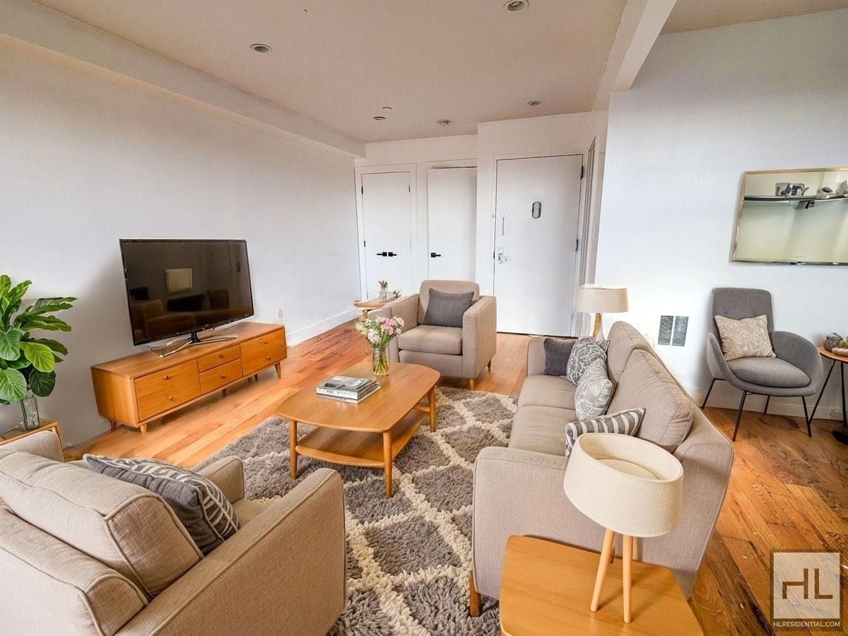 Building Photo - BROADWAY