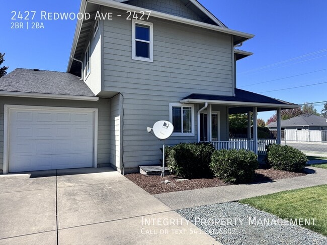 Building Photo - 2427 Redwood Ave